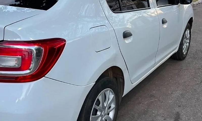 Renault Logan Authen...