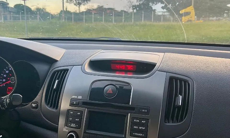Kia Motors Cerato 1....
