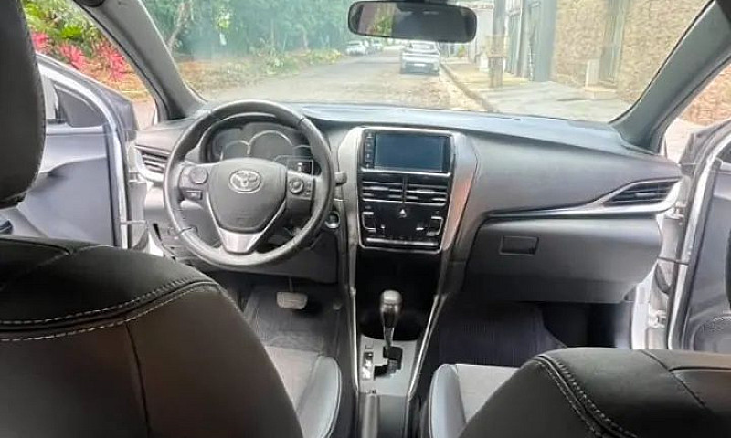 Toyota Yaris Xs 1.5 ...