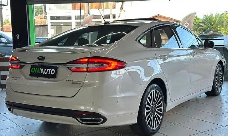 Ford Fusion Titanium...