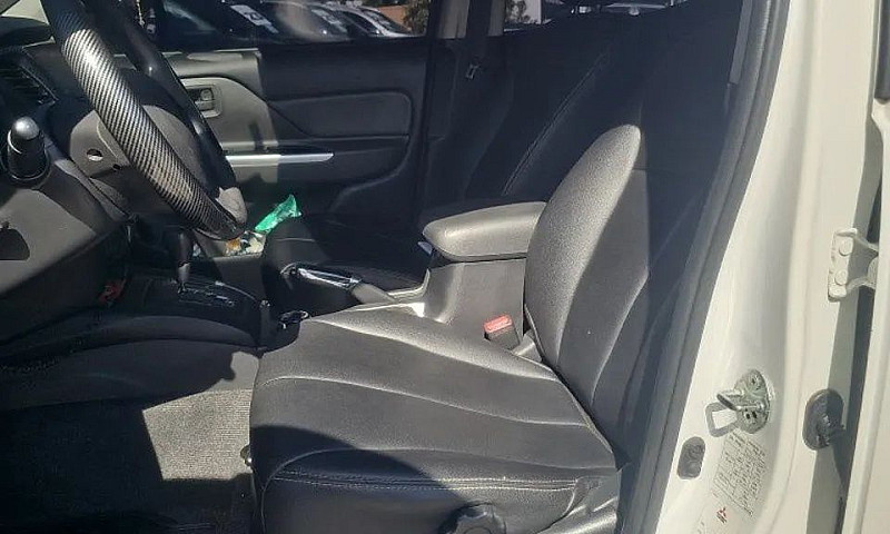 Mitsubishi L200 Tri....