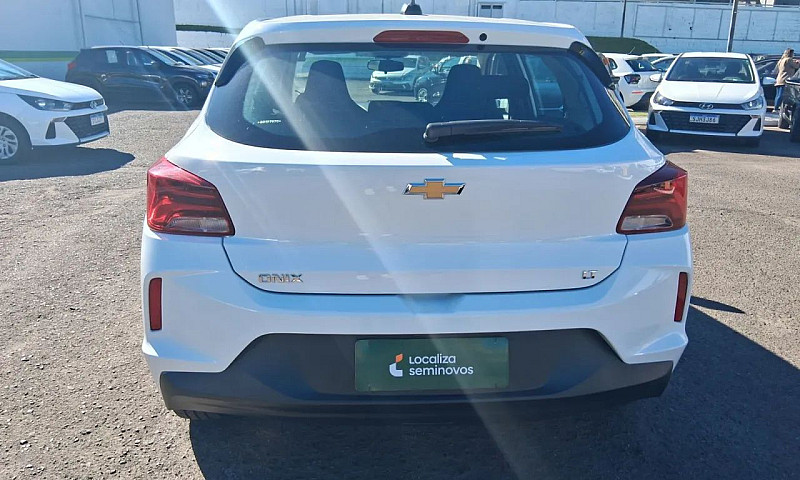 Chevrolet Onix Hatch...