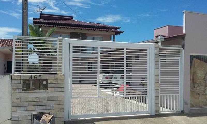 Ampla Casa Com Sala ...