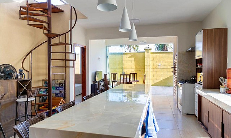 Belíssima Casa Dispo...