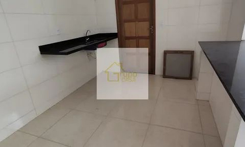 Casa Com 2 Dormitóri...