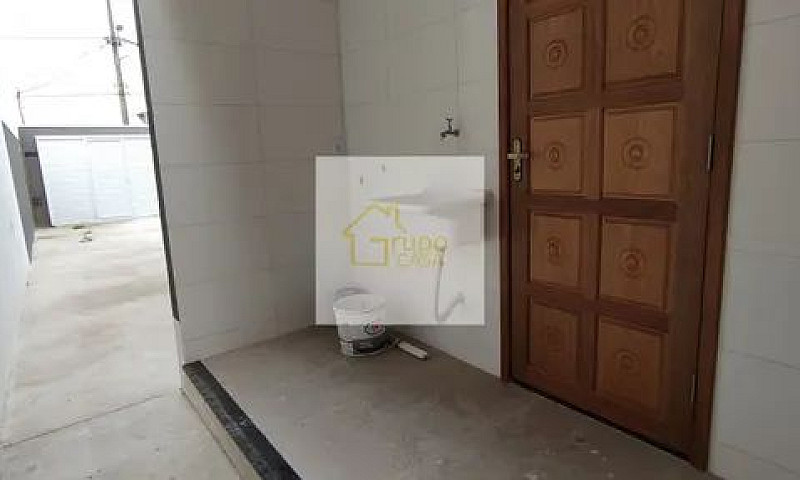 Casa Com 2 Dormitóri...
