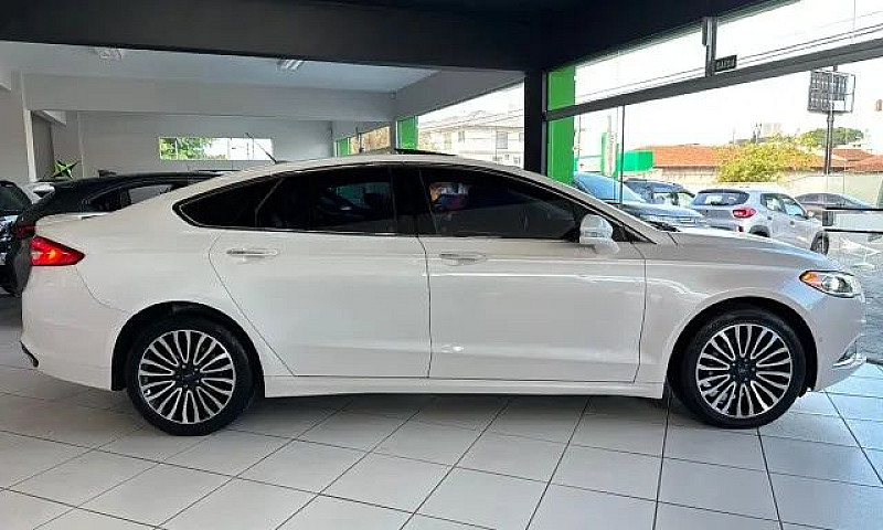 Ford Fusion Titanium...