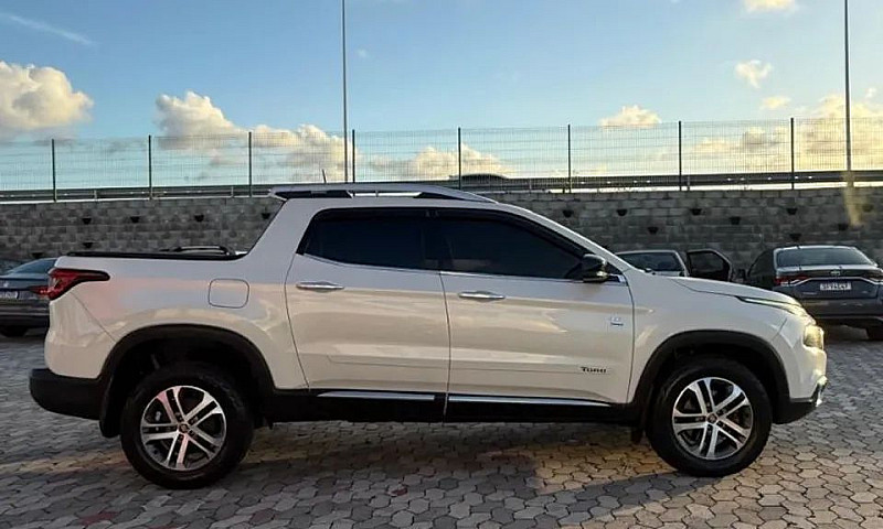 Fiat Toro Volcano 2....