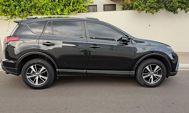 Toyota Rav4 2.0 Top ...