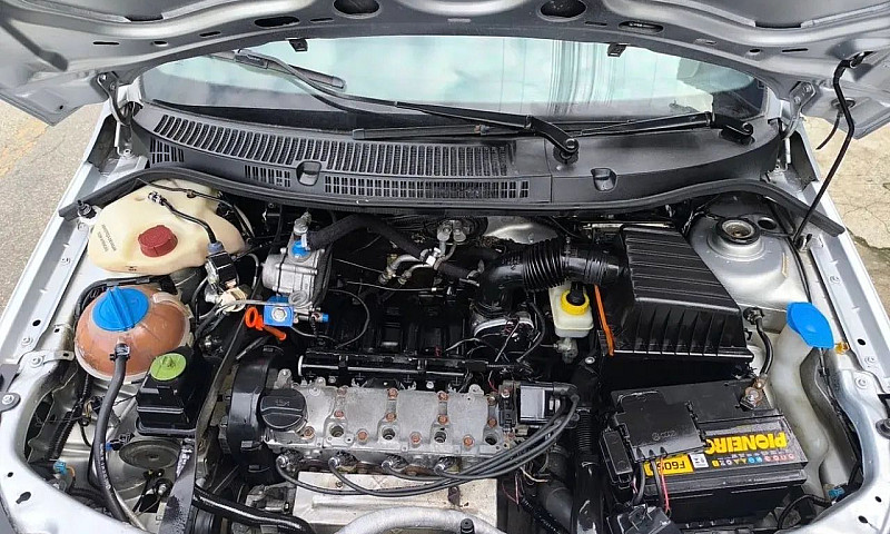Volkswagen Saveiro 1...