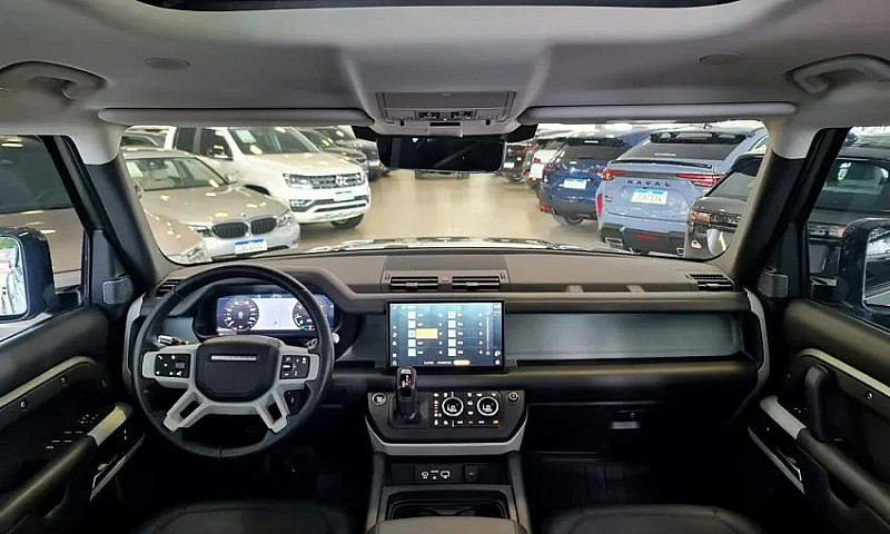Land Rover Defender ...