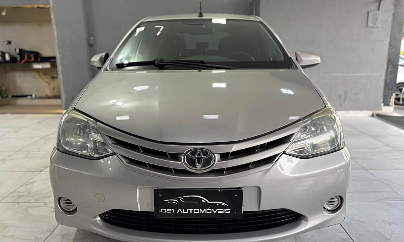 Toyota Etios X 1.3 F...