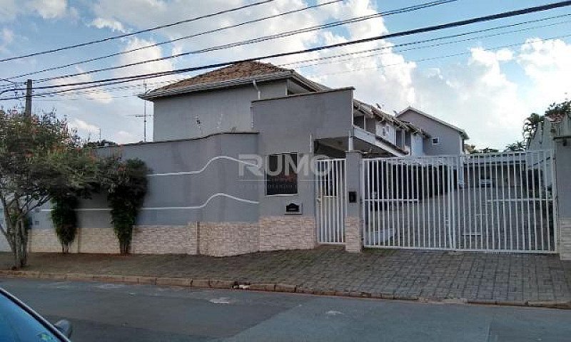 Casa A Venda No Bair...