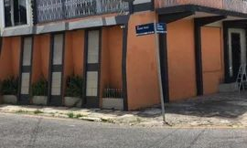 Casa Na Cidade Velha...