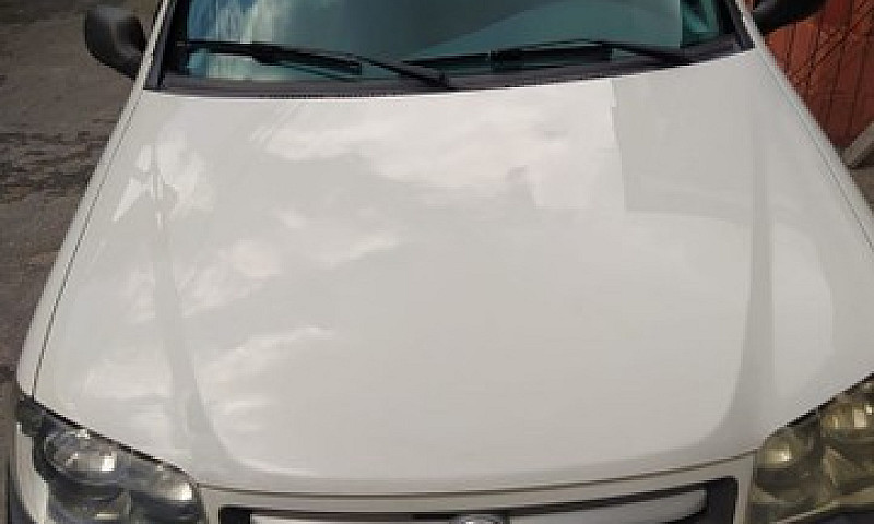 Fiat Strada 2012...