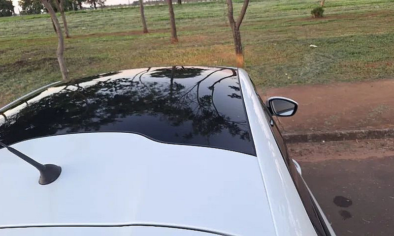 Peugeot 208 Allure 1...