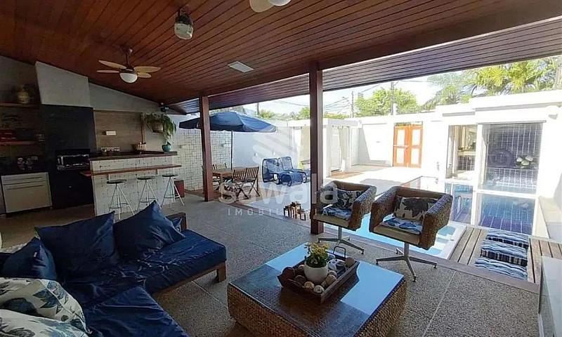 Casa À Venda Com 400...