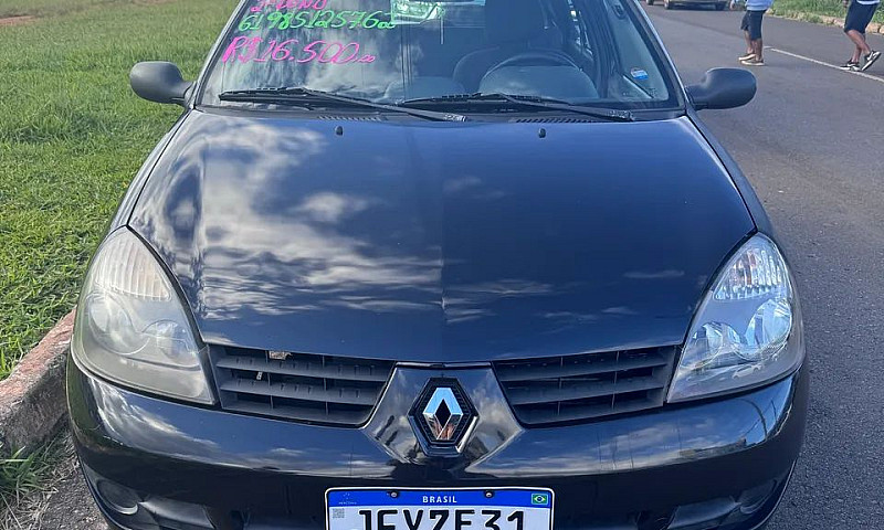 Renault Clio Authent...