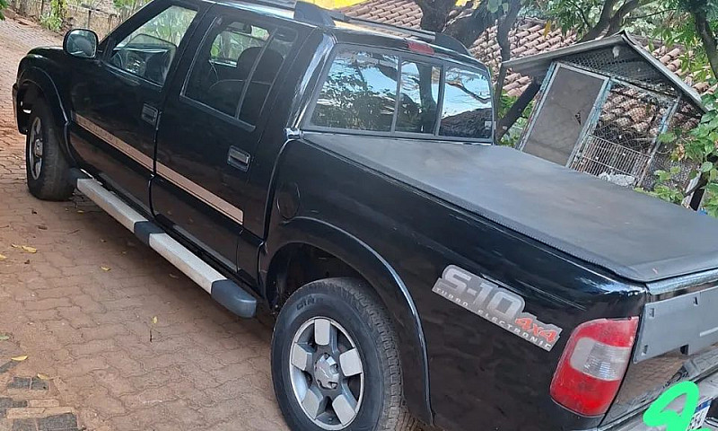 Chevrolet S10 Pick-U...