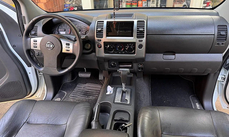 Nissan Frontier Le A...