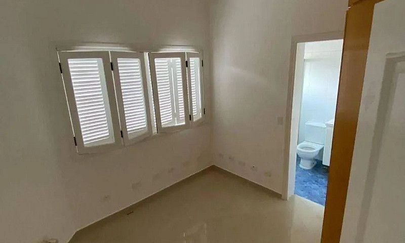 Casa Com 4 Dormitóri...