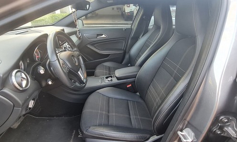 Mercedes-Benz Gla 25...