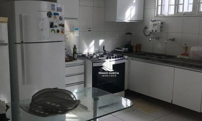 Casa Com 3 Dormitóri...