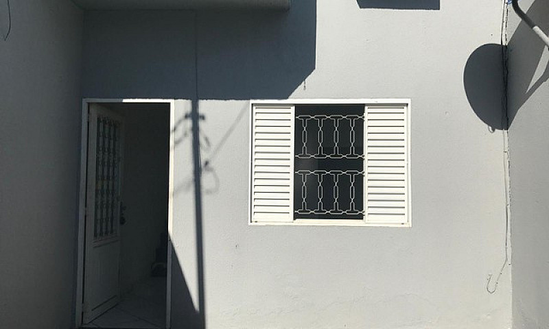 Aluga-Se Sobrado...