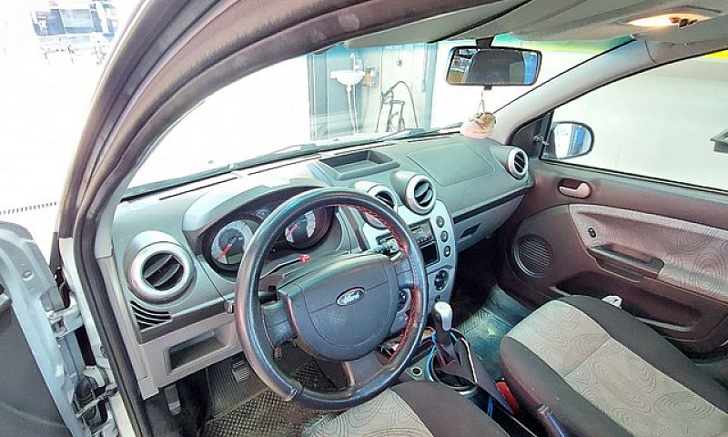 Fiesta 1.6 Class Com...