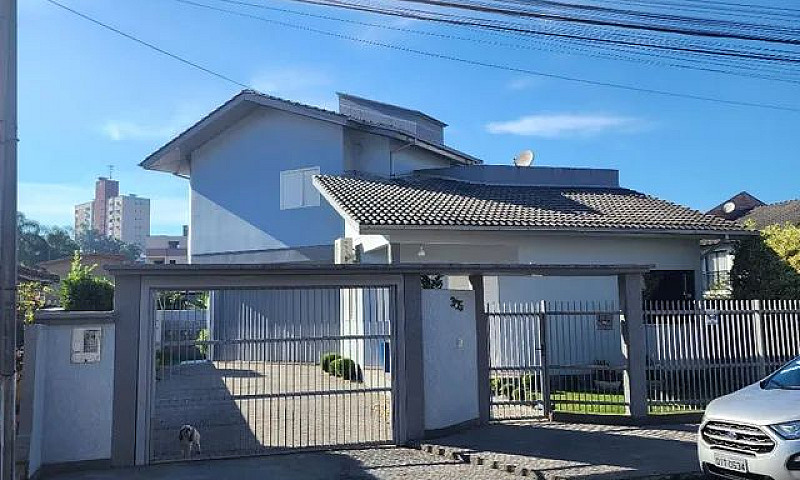 Linda Casa Para Famí...
