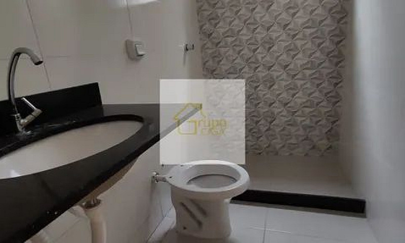 Casa Com 2 Dormitóri...