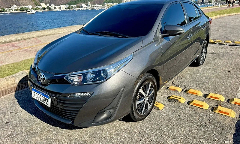 Toyota Yaris Xls Con...