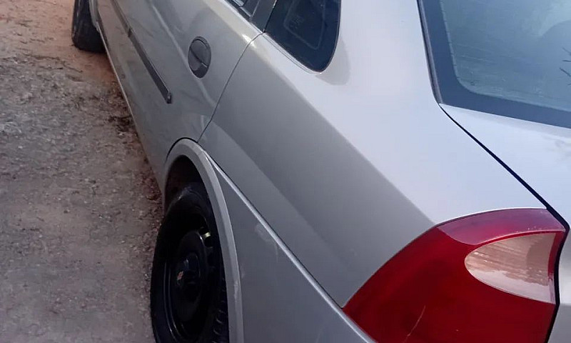 Chevrolet Corsa Seda...