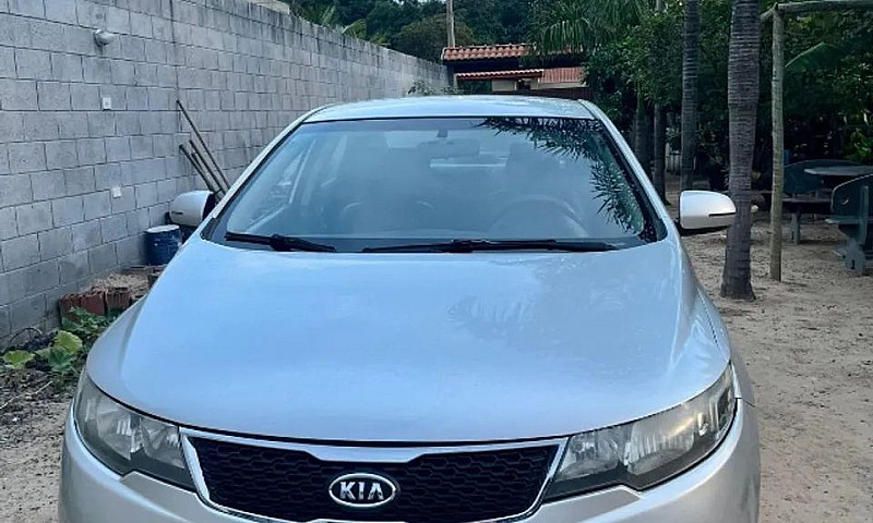 Kia Motors Cerato 1....