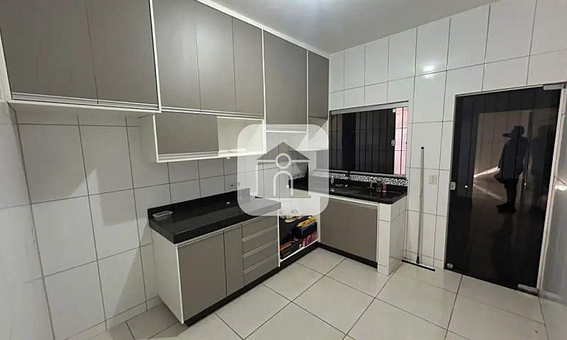 Casa Com 130M² Para ...