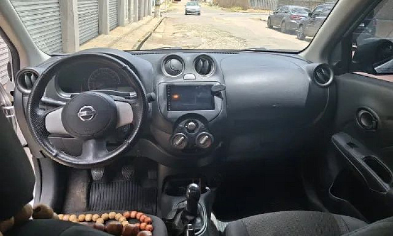 Nissan Versa S 1.6 1...