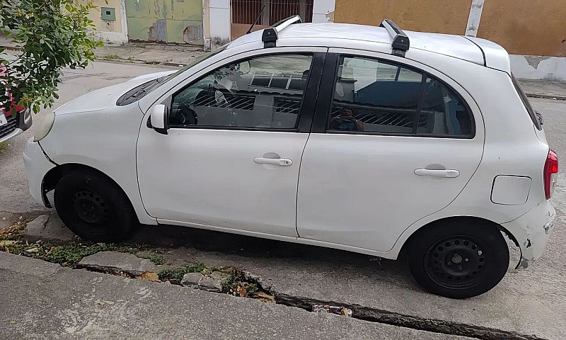 Nissan March S 1.6 1...