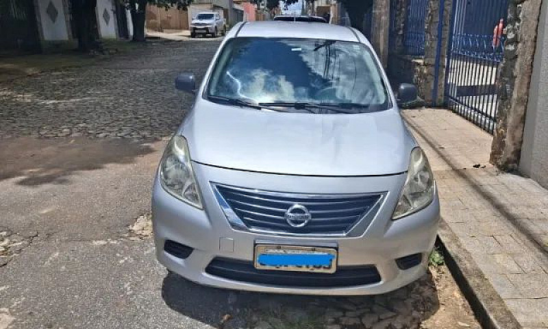 Nissan Versa S 1.6 1...