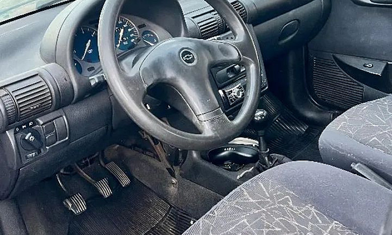 Chevrolet Corsa Supe...