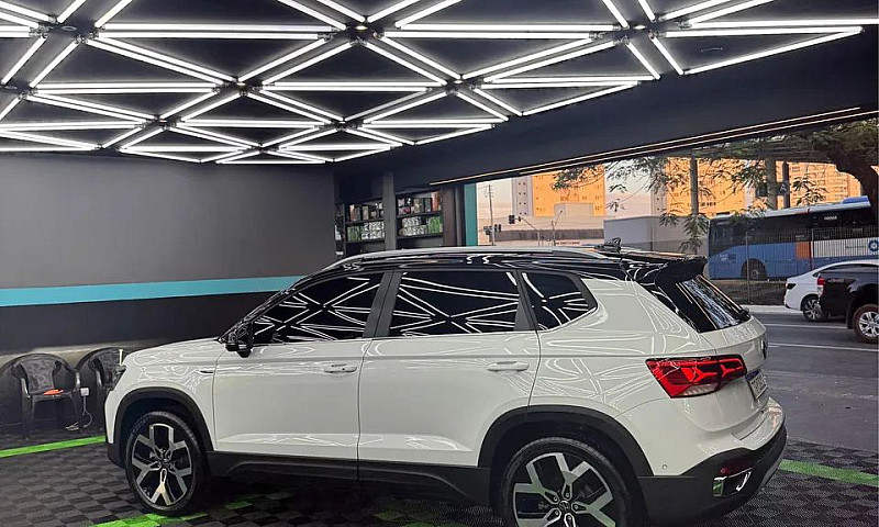 Volkswagen Taos High...
