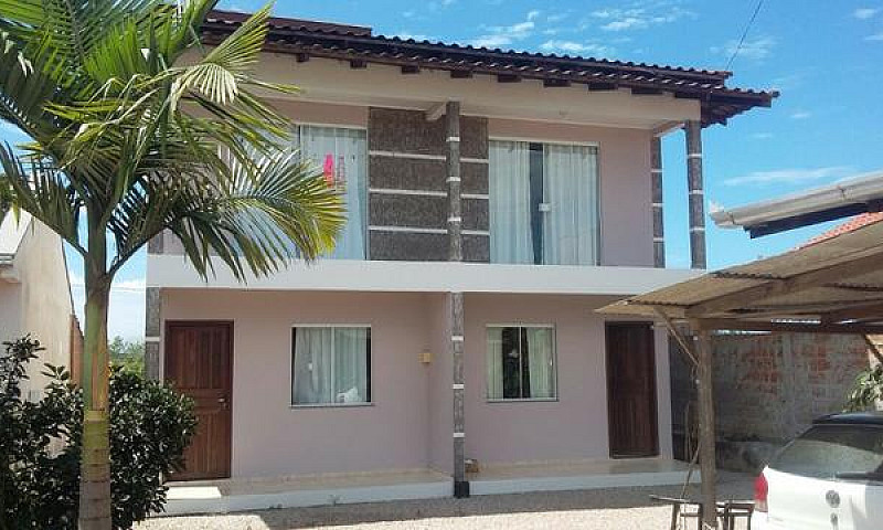 Ampla Casa Com Sala ...