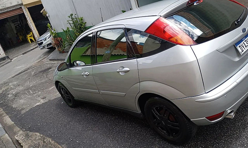 Ford Focus 1.6 S/Se/...