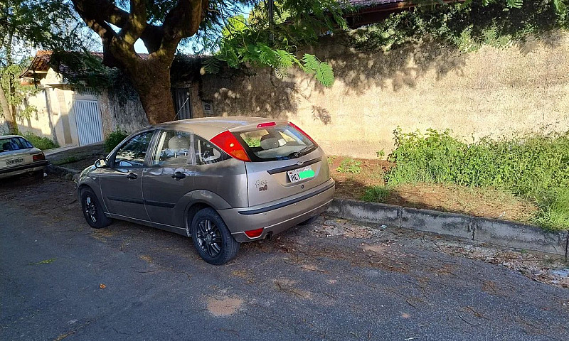 Ford Focus 1.6 S/Se/...