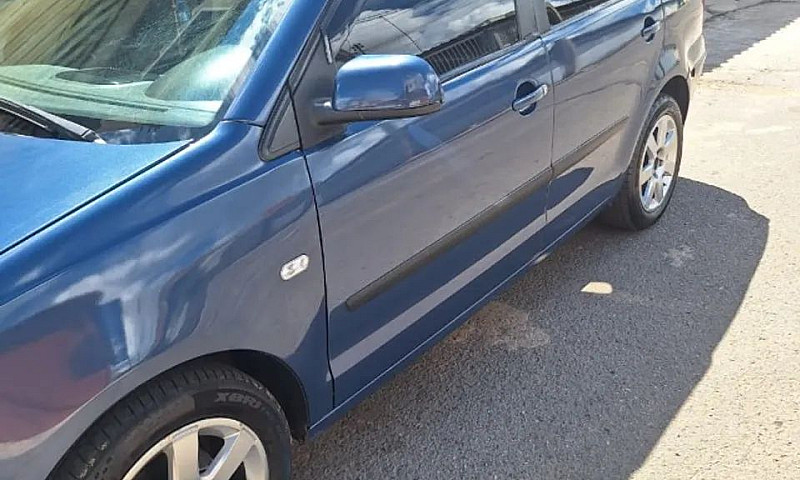 Volkswagen Polo Seda...