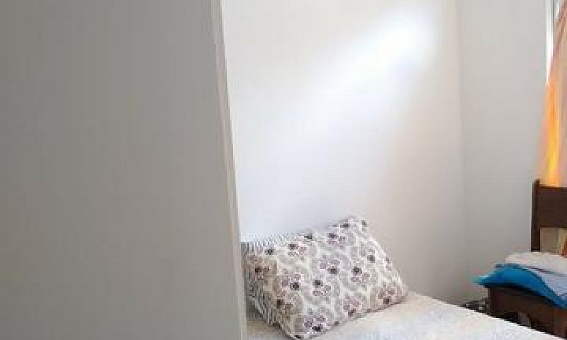 Quarto Em Apartament...