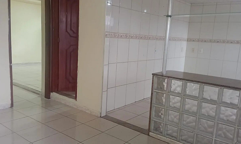 Alugo Uma Casa Um Qu...