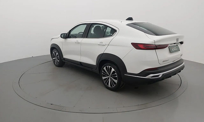 Fiat Fastback 2023 1...