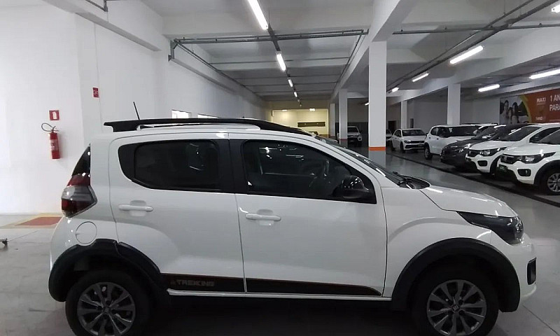 Fiat Mobi Trekking 1...