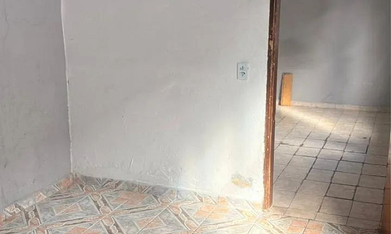 Alugo Casa Nos Fundo...
