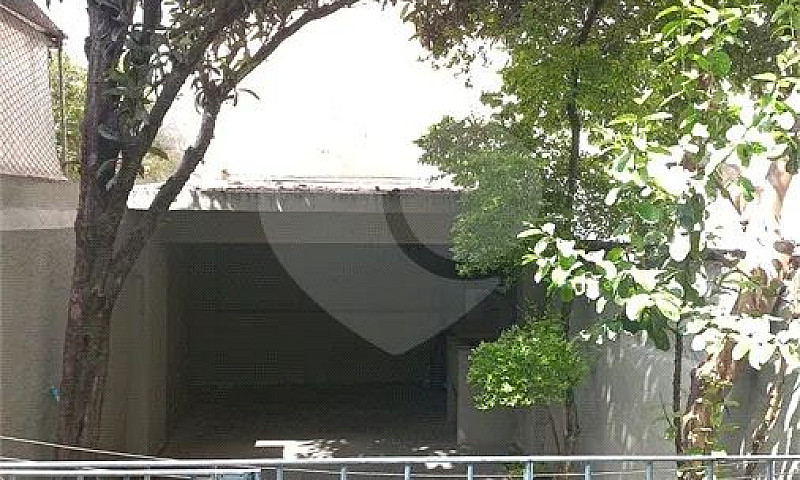 Casa Com 2 Quartos À...